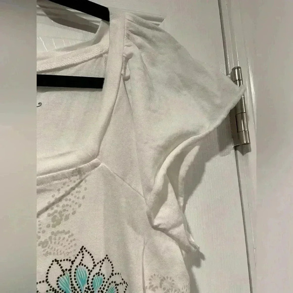 Tommy Hilfiger Beaded Boatneck Cap Sleeve Floral Mandala Graphic Tee Size Small - Picture 9 of 10